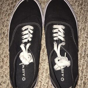 black airwalk shoes size 6 men’s/8women’s